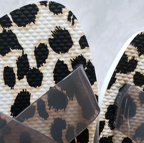 Old Navy Leopard Print Slides - Picture 4 of 5